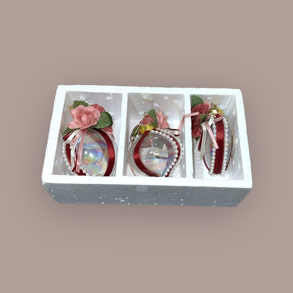 House Of Lloyd Christmas Victorian Romance Ornaments - Picture 7 of 10